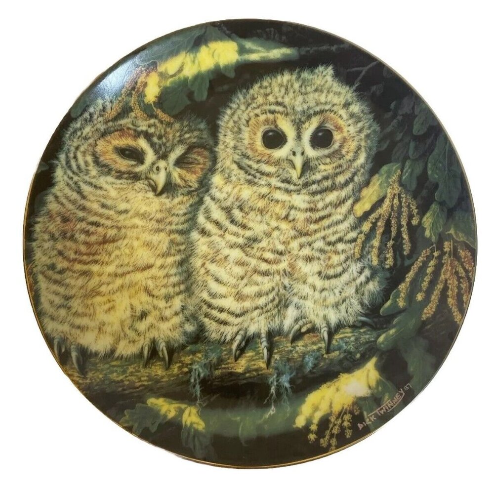 Tawny Owls Plate By Dick Twinney The Danbury Mint, Baby Owls Collection (1988)